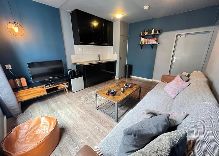 7b&b בית הארחה 3*